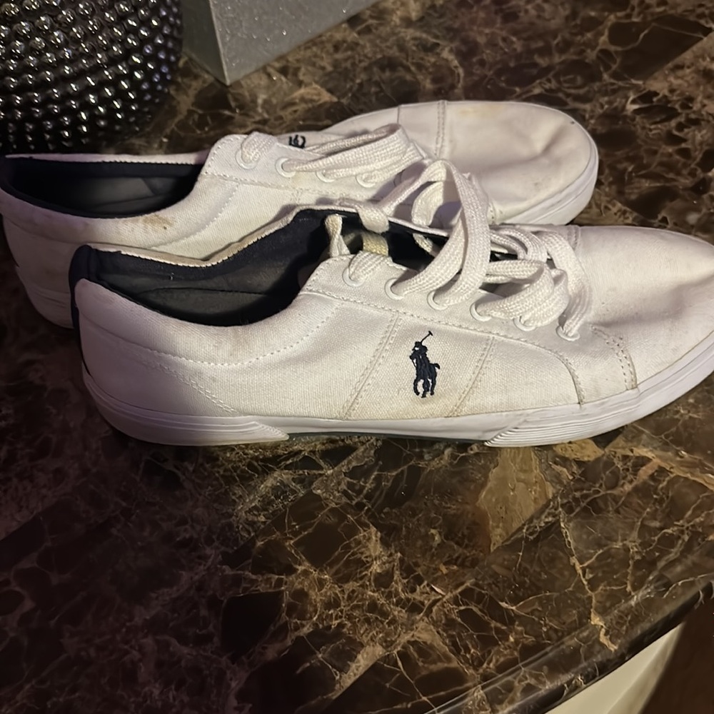 Polo - Picture 2 of 2